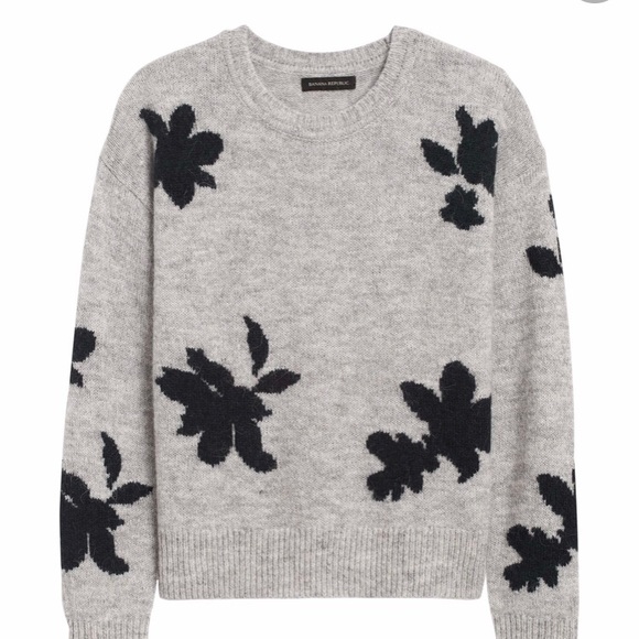 Sweaters - Banana Republic Floral Cropped Sweater